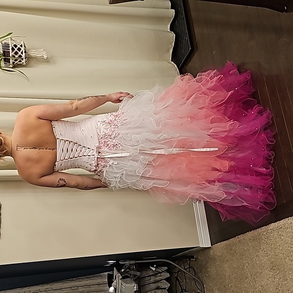 Beautiful Pink Grad Dress with sweetheart neckline & sparkle embellishments. - Picture 3 of 14